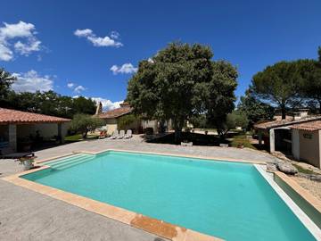 Gîte pour 6 personnes, avec terrasse ainsi que piscine et jardin à Ruoms