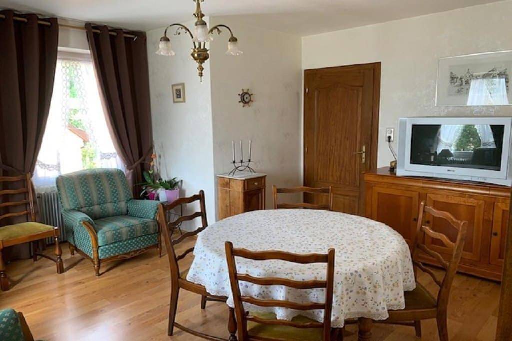 Appartement entier, Three-Bedroom Apartment in Buhl, Parc naturel régional des Ballons des Vosges