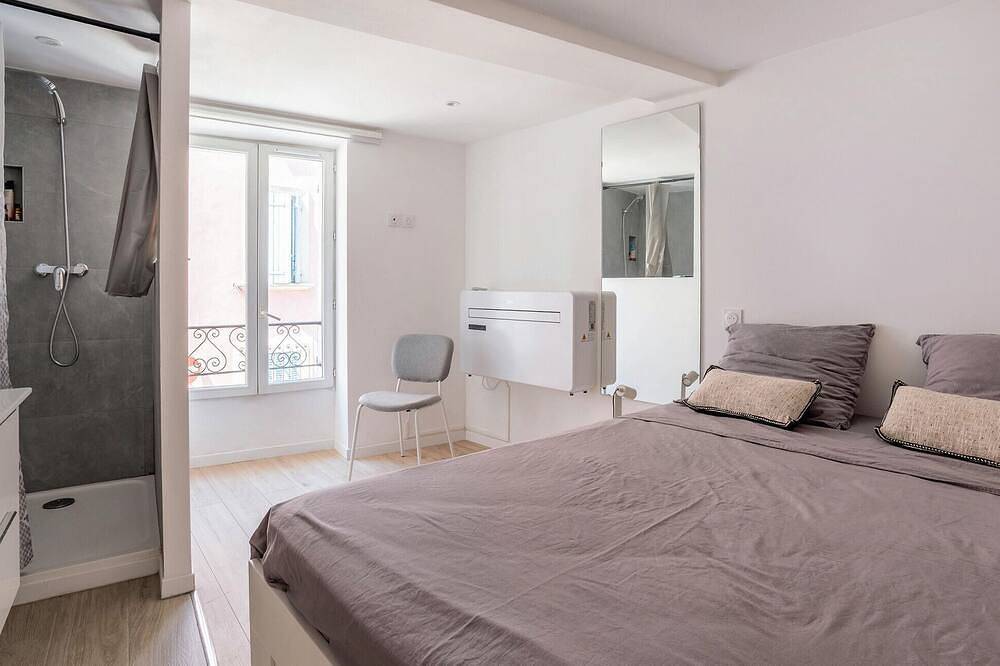 Entire apartment, Studio coeur de ville in Solliès-Pont, Toulon region