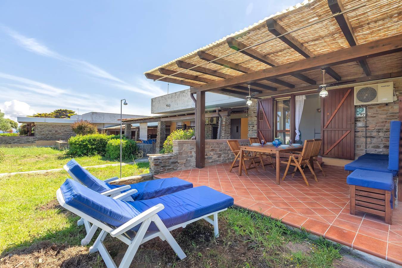 Casa de vacaciones 'Casa 5 Vista Mare' con vistas al mar, terraza privada y aire acondicionado in Stintino, Nurra
