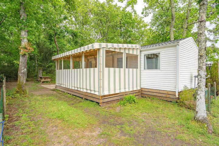 Static caravan for 6 people, with Garden and Children pool