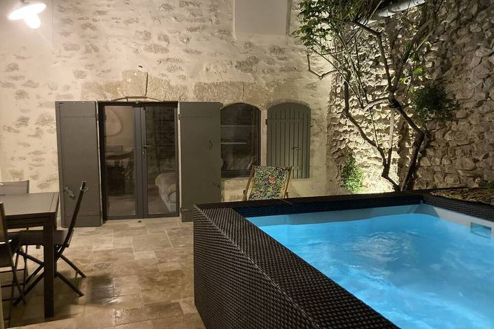 Maison de vacances pour 4 personnes, avec piscine ainsi que jardin et terrasse