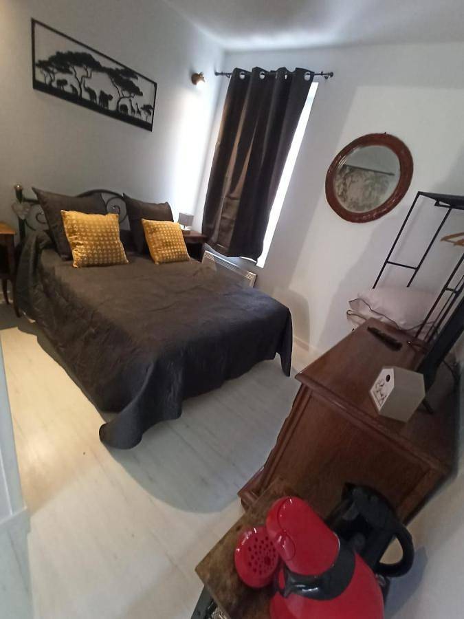 Location de vacances pour 2 personnes, avec Terrasse et Jardin à Thenon