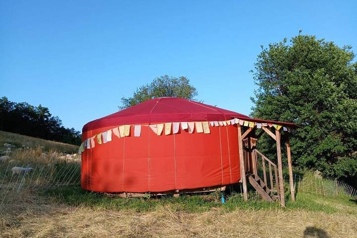 Location de vacances pour 4 personnes, avec jardin à Beaulieu (Haute-Loire) - 3