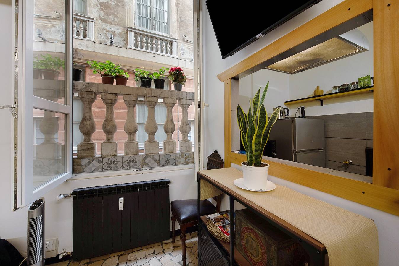 Entire apartment, Apartment 'Al Porto Antico' with Wi-Fi and Air Conditioning in Genova (City), Genoa