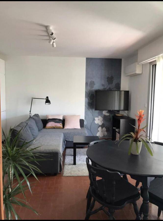 Gîte pour 4 personnes, avec vue ainsi que piscine et balcon dans Office De Tourisme La Grande Motte - 2