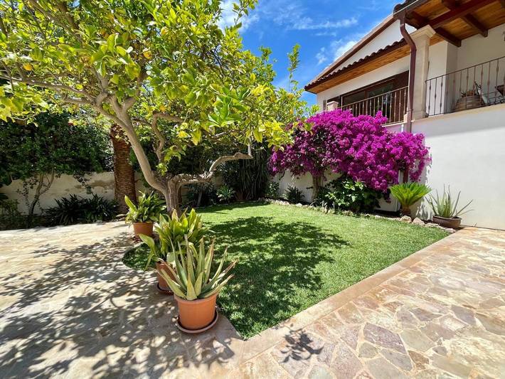 Location de vacances pour 12 personnes, avec vue ainsi que piscine et jardin à Palmanova (Espagne) - 4