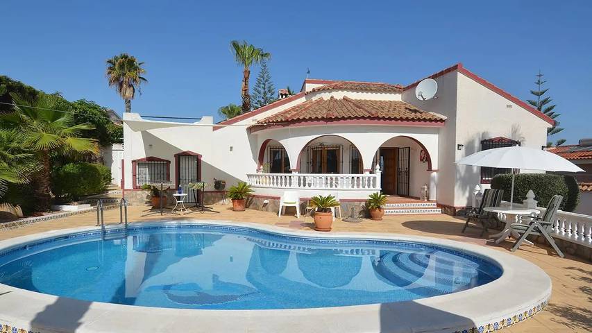 Villa pour 5 personnes, avec jardin et piscine à Rojales