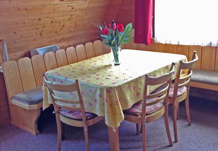 Ganze Ferienwohnung, Chalet Iris - 4 Zimmerwohnung mit Gartensitzplatz in Flumserberg, Flums