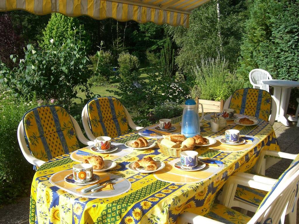 Chambres et table d'hôtes Le Chant des Sources, Alsace - Chambre jaune in Wangenbourg-Engenthal, Nord de l'Alsace