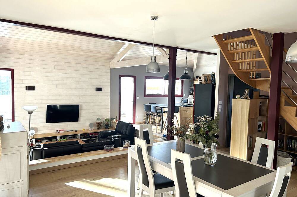 Family villa on the edge of a forest, close to the ocean and the largest lake in France  in Hourtin, Lesparre-Médoc region