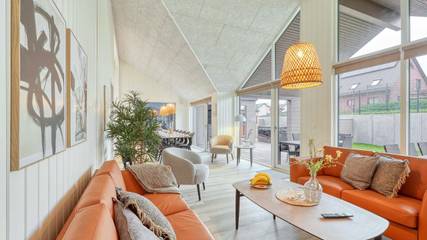 Ferienhaus für 14 Personen, mit Pool und Terrasse sowie Sauna und Garten, mit Haustier in Jesendorf