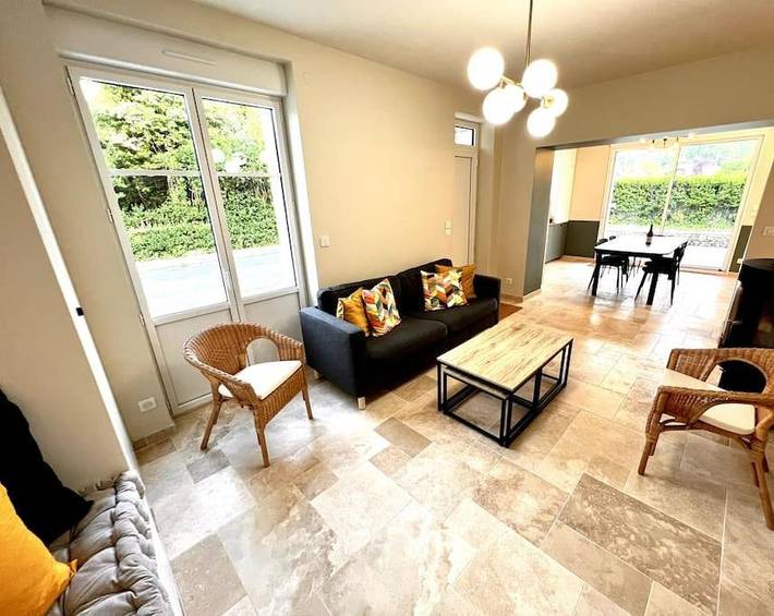 Location de vacances pour 8 personnes, avec Terrasse ainsi que Jardin et Vue à Ver-sur-Mer - 2