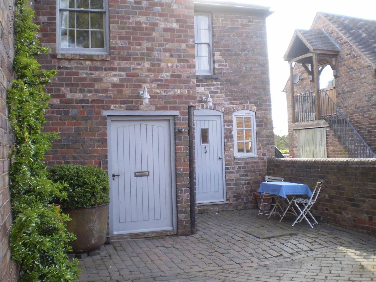 Entire apartment, Duken Courtyard Cottage self catering holiday cottage in glorious countryside in Shropshire