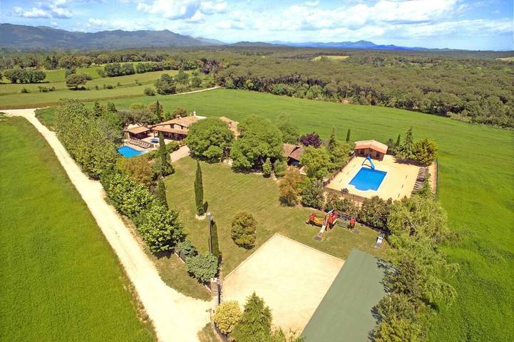 Villa für 40 Personen, mit Balkon und Garten - 1