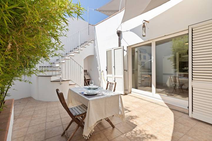 Maison de vacances 'I Tre Nuraghi' avec vue sur les montagnes, Wi-Fi et climatisation in Tresnuraghes, Planargia
