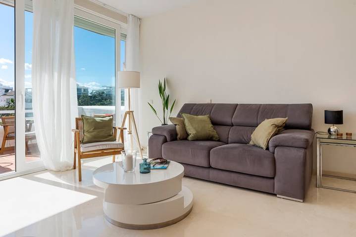 Ganze Wohnung, Scenic apartment in Alcazaba Lagoon with pools in Sierra (Casares), Casares