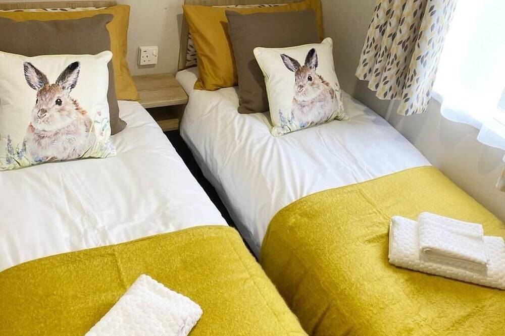 Gateway to the Yorkshire Dales a Luxurious 2 bedroom Motorhome sleeps 4 in Knaresborough, North Yorkshire