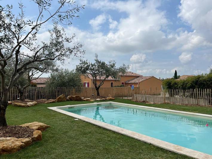Gîte pour 6 personnes, avec vue ainsi que piscine et jardin, animaux acceptés à Rasteau - 2