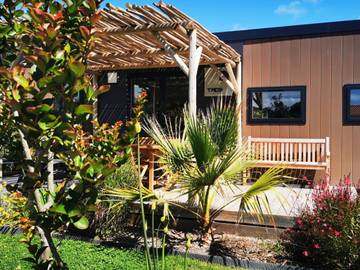 Mobil home pour 6 personnes, avec terrasse et piscine dans Plage De La Paree Du Jonc