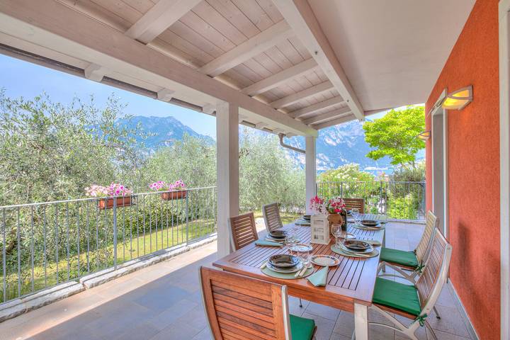 Ferienhaus für 5 Personen, mit Balkon und Terrasse sowie Seeblick in Torbole
