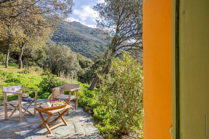 Location de vacances pour 4 personnes, avec piscine ainsi que jardin et vue, animaux acceptés à Centuri - 4