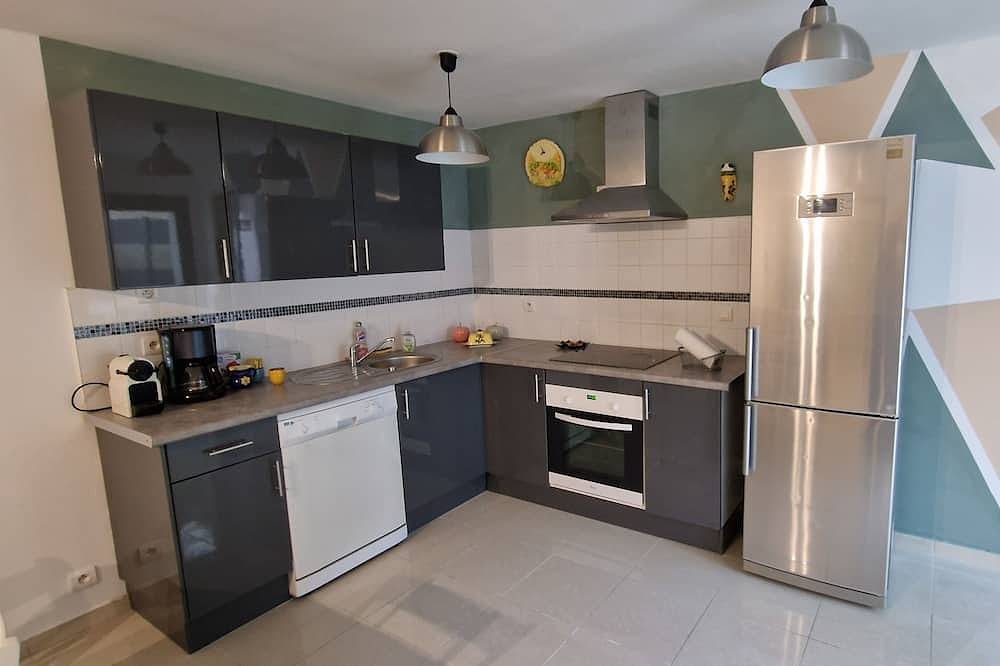 Appartement entier, Appartement T2 Le Port Miou dans rez de villa situé à 5 km de Cassis in Carnoux-en-Provence, Côte méditerranéenne (France)
