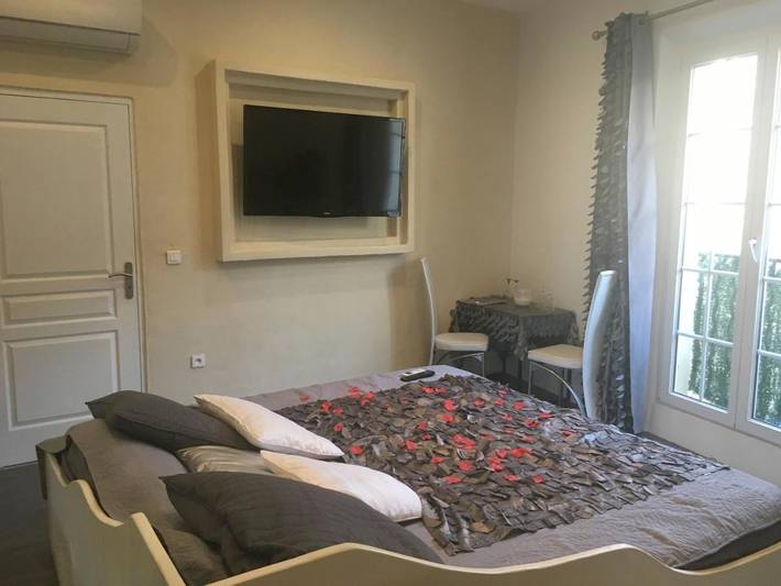 Chambre d’hôte pour 3 personnes, avec jacuzzi et terrasse à Saint-Rémy-de-Provence - 3