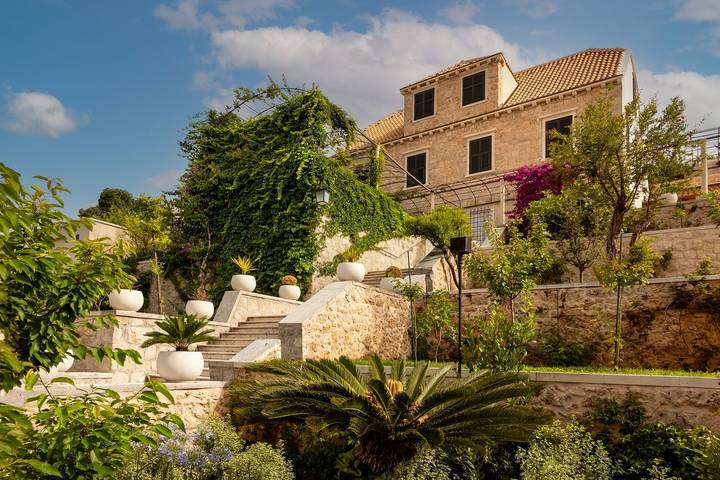 Chalet para 14 personas, con terraza y jardín además de sauna y jacuzzi en Dubrovnik