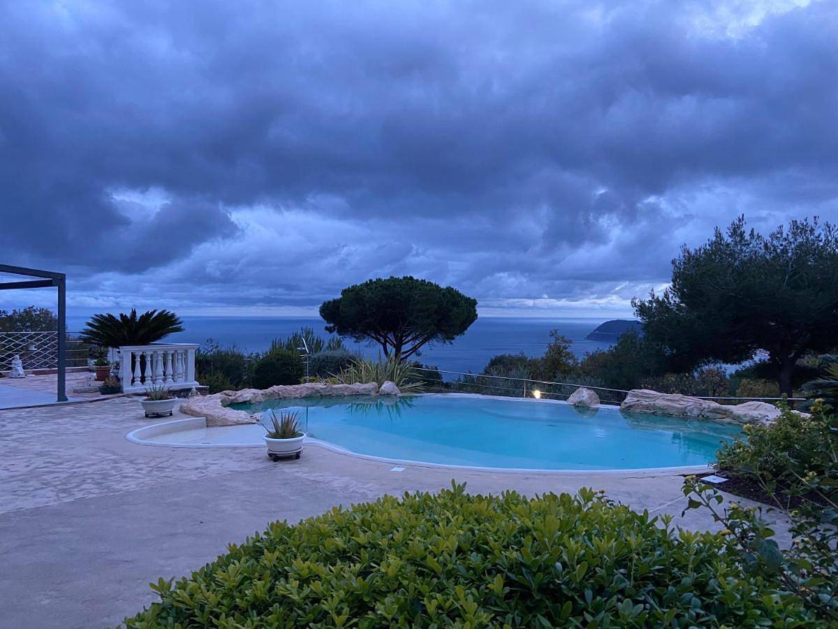 Villa Elianna in una oasi marina in Alassio, Riviera di Ponente
