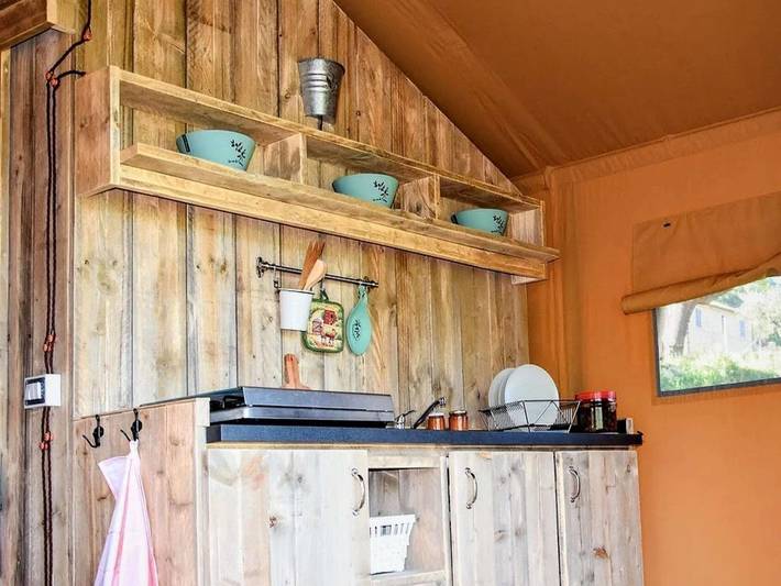 Camping für 5 Personen, mit Garten und Pool in Marche - 3