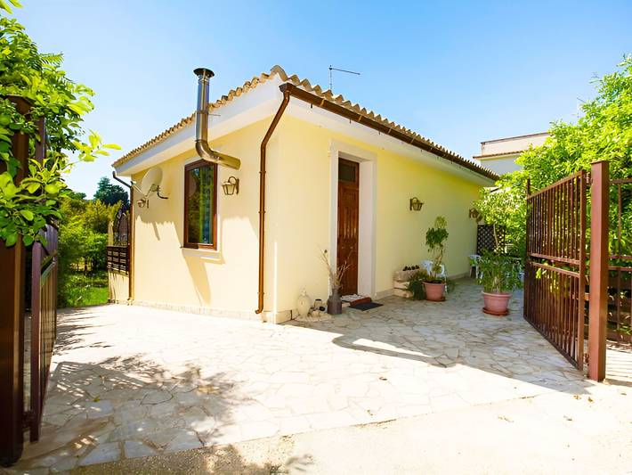 Holiday home for 5 people, with terrace, with pets - 1