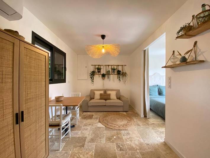 Location de vacances pour 2 personnes, avec jardin ainsi que terrasse et vue à Saint-Seurin-de-Prats - 3