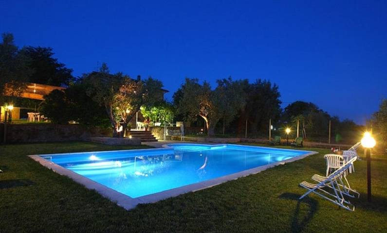 Agriturismo per 5 persone, con Terrazza e Giardino nonché Piscina e Panorama a Pitigliano
