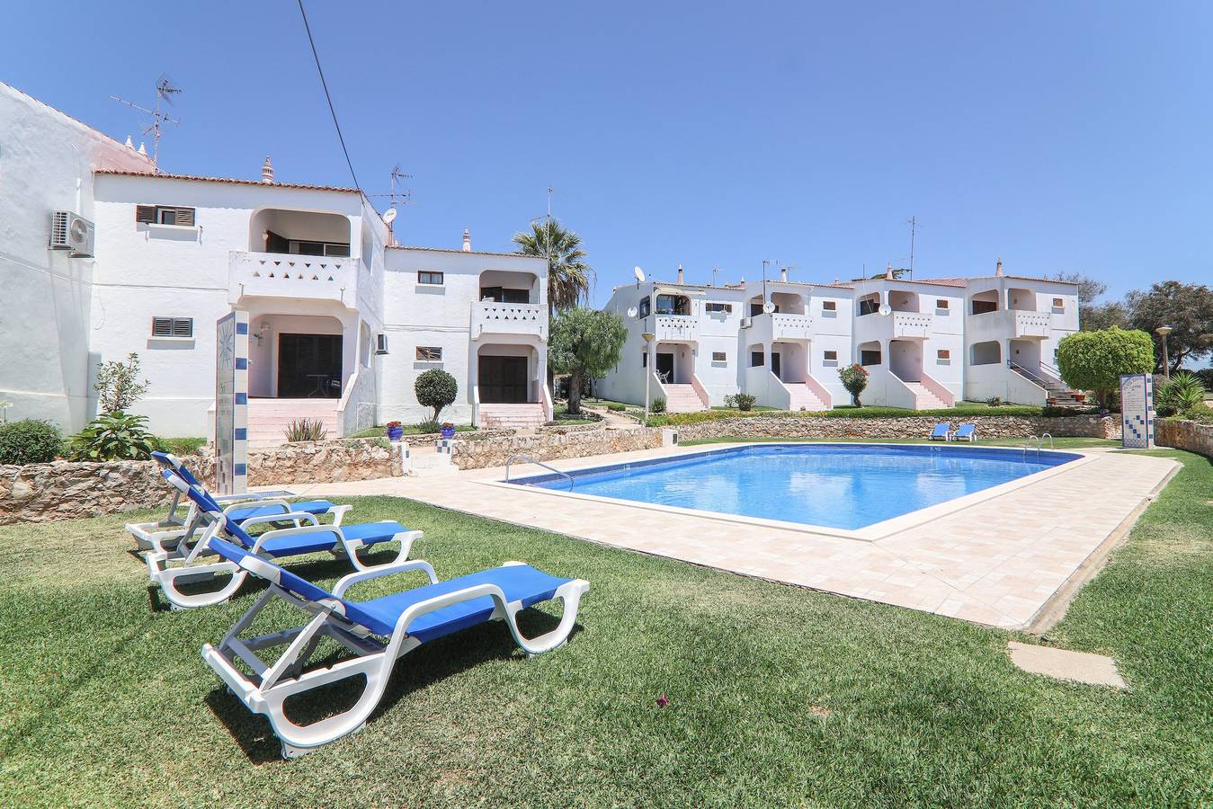 Apartamento entero, Apartamento Moradia das Gaivotas 6 con Piscina, Jardín y Balcón in Alporchinhos, Porches