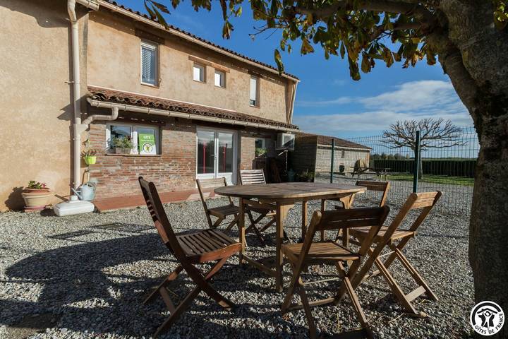 Gîte pour 6 personnes, avec terrasse et jardin, animaux acceptés à Beaumont-sur-Lèze