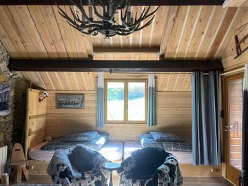 Maison de campagne pour 5 personnes, avec jardin ainsi que terrasse et vue à Roubion