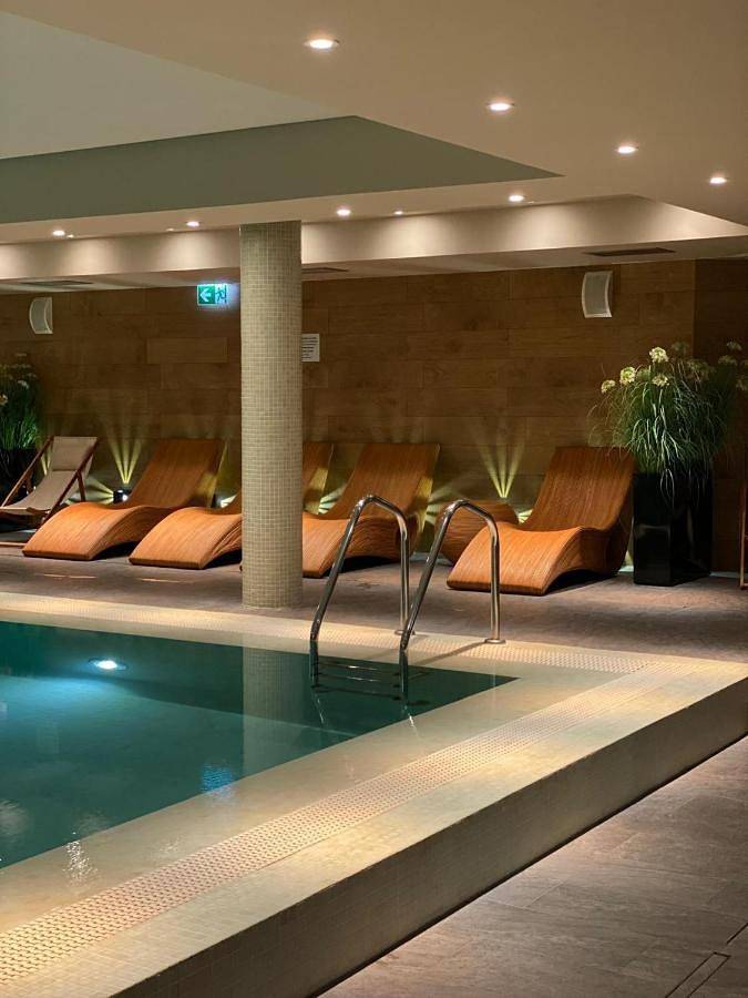 Hotel dla 2 osób, z basen i ogród oraz jacuzzi i sauna w Wrocław
