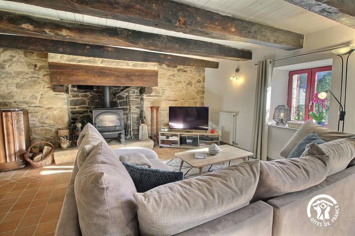 Gîte pour 4 personnes, avec terrasse et jardin à Pluméliau