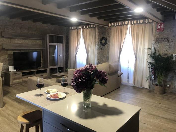Apartamento para 8 personas, con Terraza además de Jardín y Vistas en Cuntis