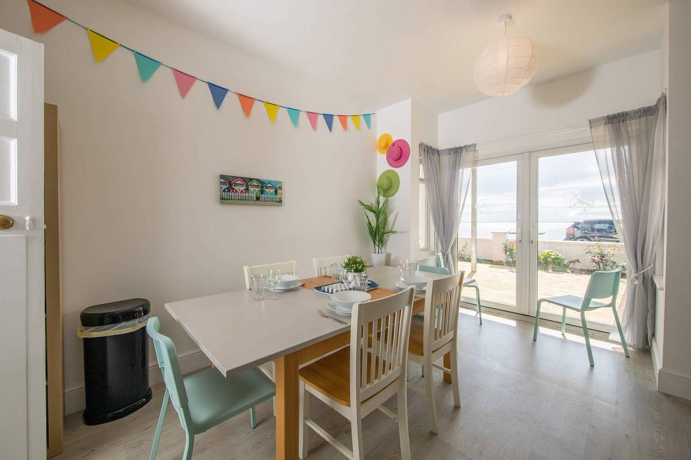 Ganze Wohnung, Absolute Beachfront with Decked Garden Oasis and Views in Bognor Regis, West Sussex