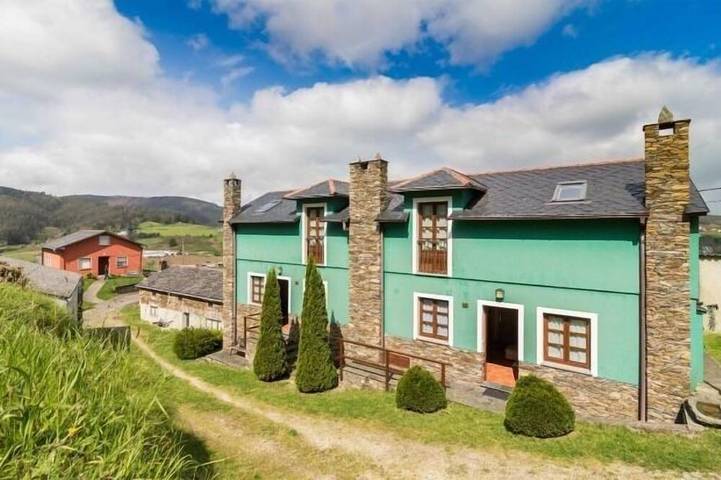 Casa rural para 4 personas, con balcón y jardín en Tapia de Casariego
