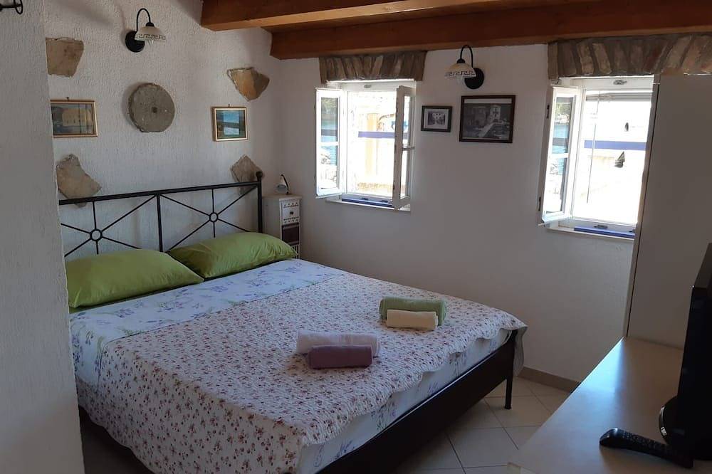 Ganze Wohnung, Studio Appartement am Strand Valun, Cres (As-20860-a) in Valun, Cres