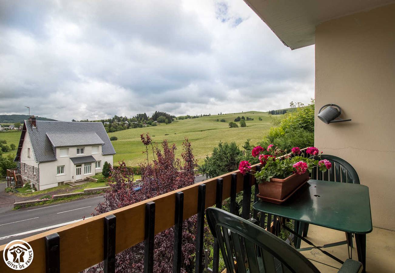 Villa fleurie Appartement n°3, 2ème étage in Besse-et-Saint-Anastaise, Parc naturel régional des Volcans d'Auvergne