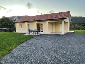 Location de vacances pour 5 personnes, avec vue et jardin à Taintrux