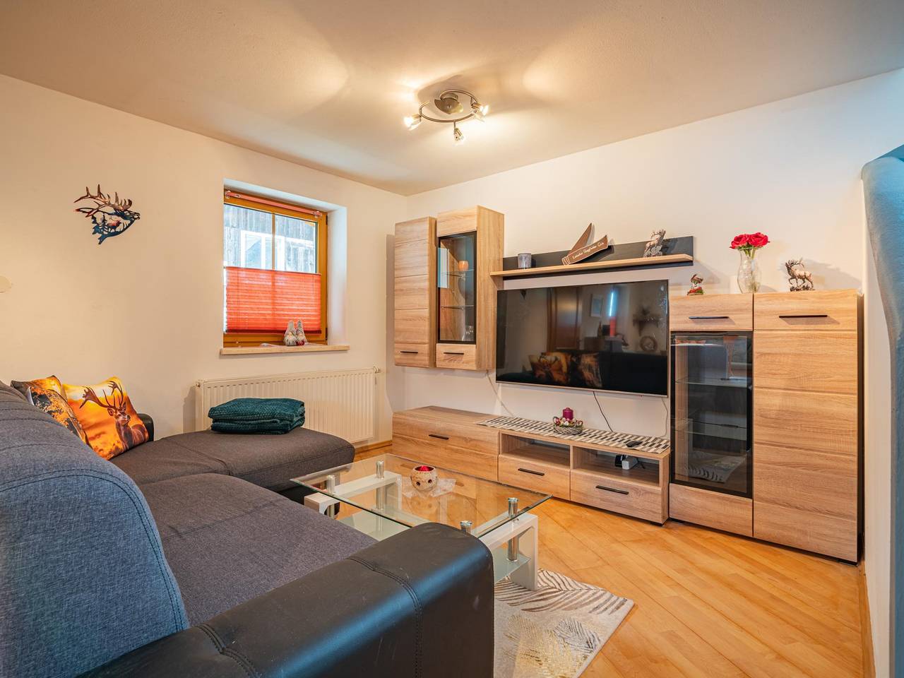 Alpine chalet charm with balcony in Embach in Lend, Ski Amadé