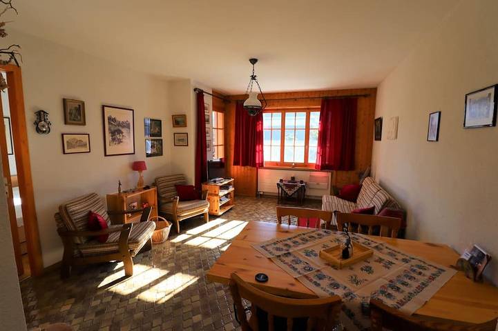 Appartamento intero, Outside: 2-room flat with south-facing balcony with view of the Matterhorn. Foldable terrace furnitu in Saint Luc, Anniviers