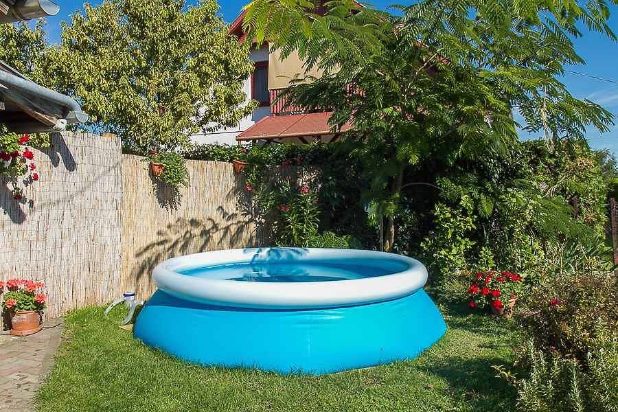 Ferienhaus in einer ruige Lage mit Klimaanlage und Internet in Balatonmariafürdö, Plattensee Südufer