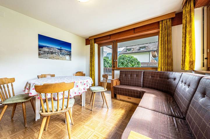 Ganze Wohnung, Ferienwohnung "Ciasa La Palsa 2" mit Bergblick, Balkon & Wlan in San Vigilio di Marebbe, Enneberg