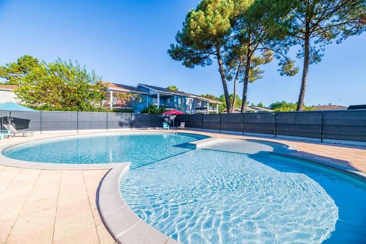 Parque de vacaciones para 6 personas, con jardín además de piscina y terraza en Le Verdon-sur-Mer